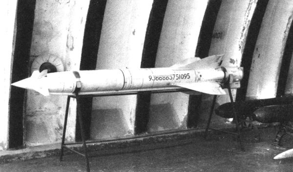 Истребитель-бомбардировщик МиГ-27 Истребитель-бомбардировщик МиГ-27