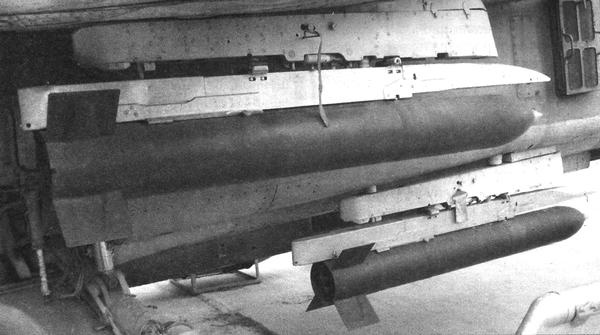 Истребитель-бомбардировщик МиГ-27 Истребитель-бомбардировщик МиГ-27