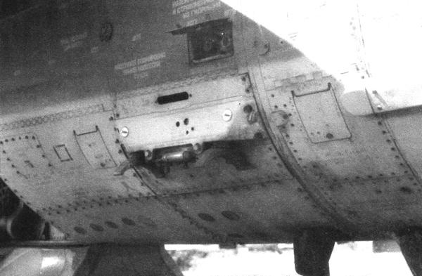 Истребитель-бомбардировщик МиГ-27 Истребитель-бомбардировщик МиГ-27