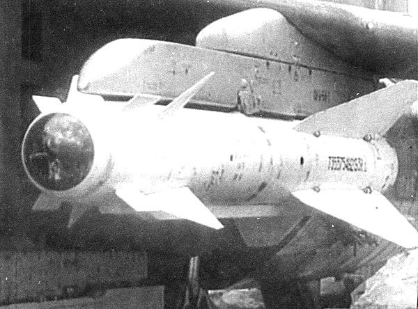 Истребитель-бомбардировщик МиГ-27 Истребитель-бомбардировщик МиГ-27