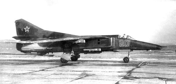 Истребитель-бомбардировщик МиГ-27 Истребитель-бомбардировщик МиГ-27