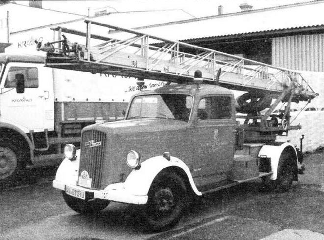 Полуторатонные грузовики Германии 1939—1945 гг. Полуторатонные грузовики Германии 1939—1945 гг.