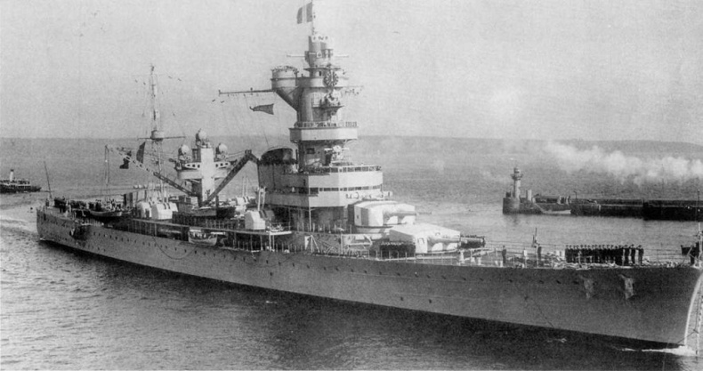 Тяжелый крейсер “Алжир" (1930-1942) Тяжелый крейсер “Алжир" (1930-1942)