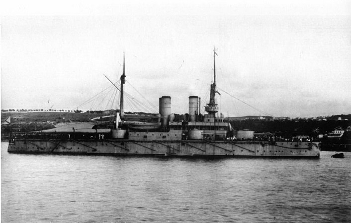 Эскадренный броненосец “Ростислав”. (1893-1920 гг.) Эскадренный броненосец “Ростислав”. (1893-1920 гг.)