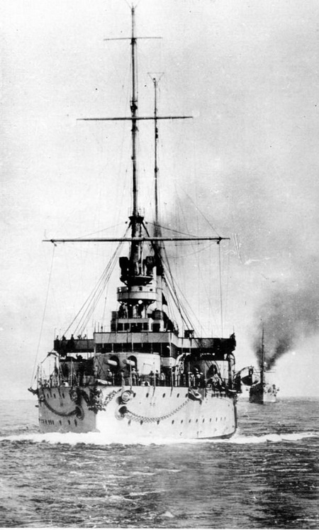 Эскадренный броненосец “Ростислав”. (1893-1920 гг.) Эскадренный броненосец “Ростислав”. (1893-1920 гг.)