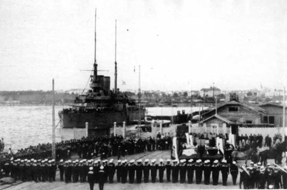 Эскадренный броненосец “Ростислав”. (1893-1920 гг.) Эскадренный броненосец “Ростислав”. (1893-1920 гг.)