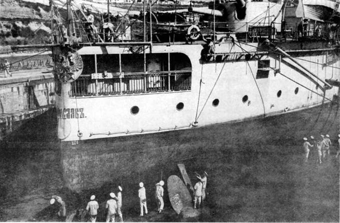 Эскадренный броненосец “Ростислав”. (1893-1920 гг.) Эскадренный броненосец “Ростислав”. (1893-1920 гг.)