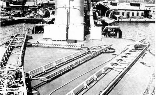 Легкие крейсера Италии. Часть I. 1932-1945 гг. Крейсера типа “Бартоломео Коллеони” и “Луиджи Кадорна” Легкие крейсера Италии. Часть I. 1932-1945 гг. Крейсера типа “Бартоломео Коллеони” и “Луиджи Кадорна”