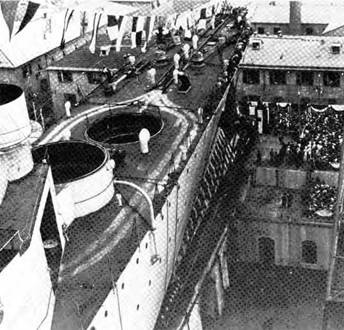 Легкие крейсера Италии. Часть I. 1932-1945 гг. Крейсера типа “Бартоломео Коллеони” и “Луиджи Кадорна” Легкие крейсера Италии. Часть I. 1932-1945 гг. Крейсера типа “Бартоломео Коллеони” и “Луиджи Кадорна”