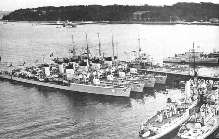 Миноносцы и эскортные корабли Германии. 1927-1945 гг. Миноносцы и эскортные корабли Германии. 1927-1945 гг.