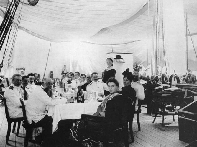 Крейсер I ранга "Рюрик" (1889-1904) Крейсер I ранга "Рюрик" (1889-1904)