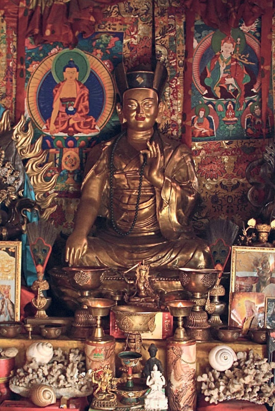 Золотой лебедь в бурных водах. Необыкновенная жизнь Десятого Кармапы Золотой лебедь в бурных водах. Необыкновенная жизнь Десятого Кармапы