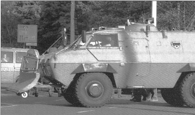 Бронетранспортёры на шасси UNIMOG 1950 - 2009 гг. Бронетранспортёры на шасси UNIMOG 1950 - 2009 гг.