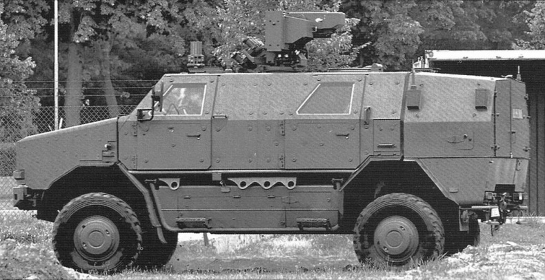Бронетранспортёры на шасси UNIMOG 1950 - 2009 гг. Бронетранспортёры на шасси UNIMOG 1950 - 2009 гг.