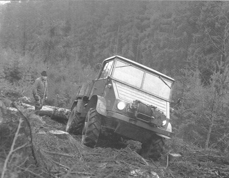 Бронетранспортёры на шасси UNIMOG 1950 - 2009 гг. Бронетранспортёры на шасси UNIMOG 1950 - 2009 гг.