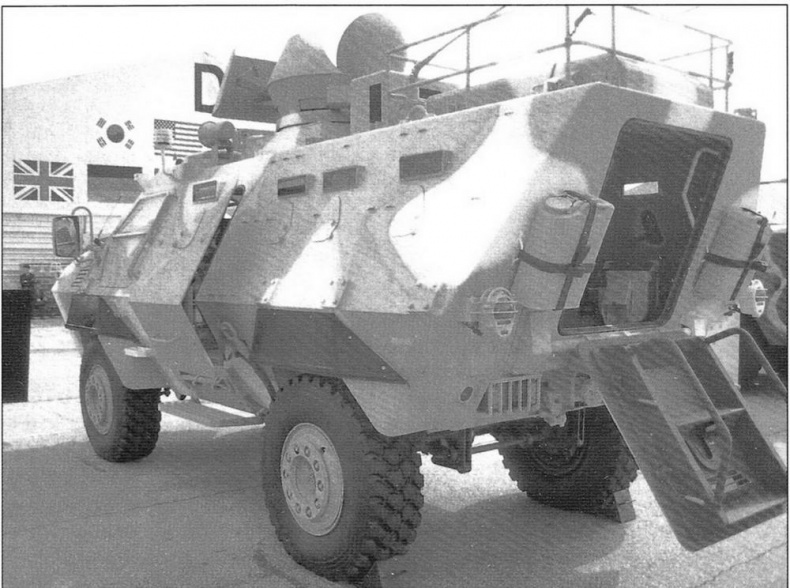 Бронетранспортёры на шасси UNIMOG 1950 - 2009 гг. Бронетранспортёры на шасси UNIMOG 1950 - 2009 гг.