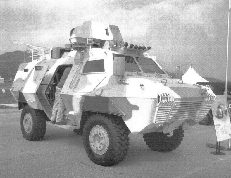 Бронетранспортёры на шасси UNIMOG 1950 - 2009 гг. Бронетранспортёры на шасси UNIMOG 1950 - 2009 гг.