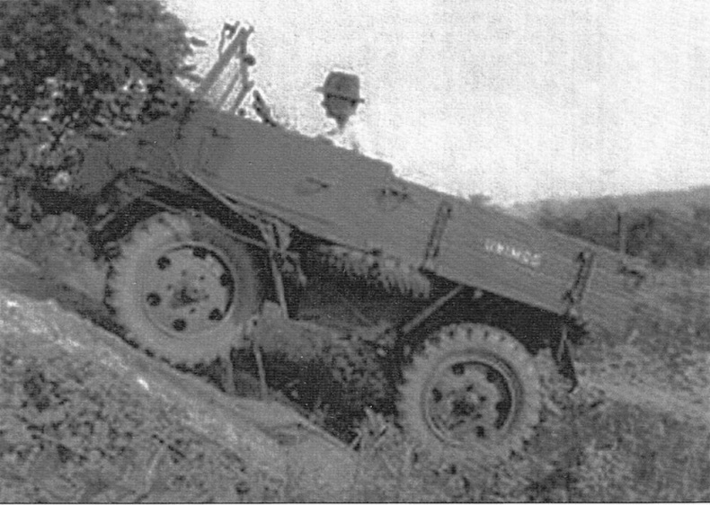 Бронетранспортёры на шасси UNIMOG 1950 - 2009 гг. Бронетранспортёры на шасси UNIMOG 1950 - 2009 гг.