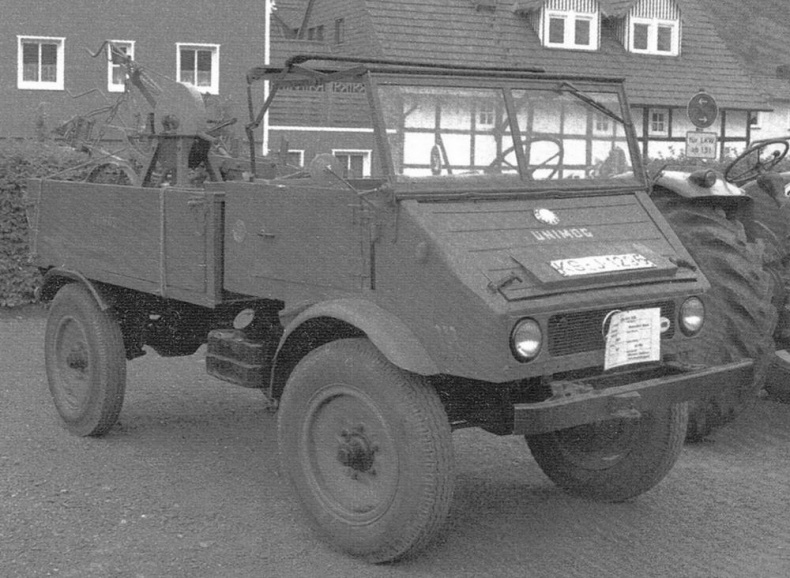 Бронетранспортёры на шасси UNIMOG 1950 - 2009 гг. Бронетранспортёры на шасси UNIMOG 1950 - 2009 гг.