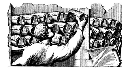 Книга на книжной полке Книга на книжной полке