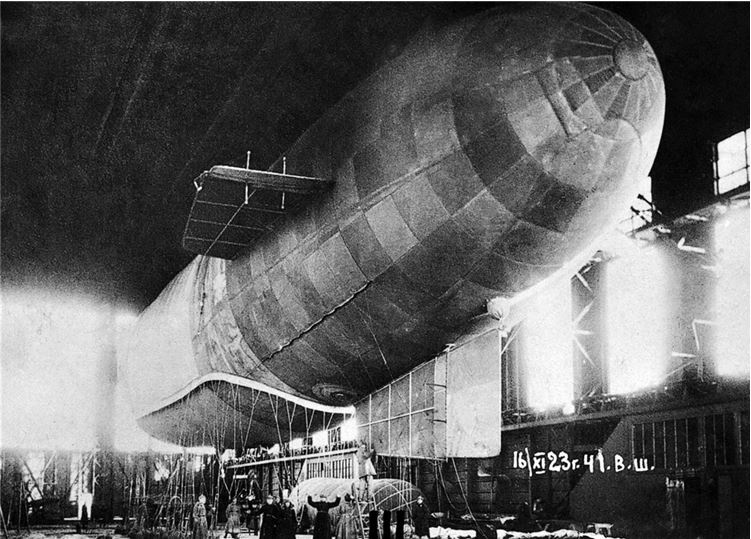 Девятьсот часов неба. Неизвестная история дирижабля «СССР-В6» Девятьсот часов неба. Неизвестная история дирижабля «СССР-В6»