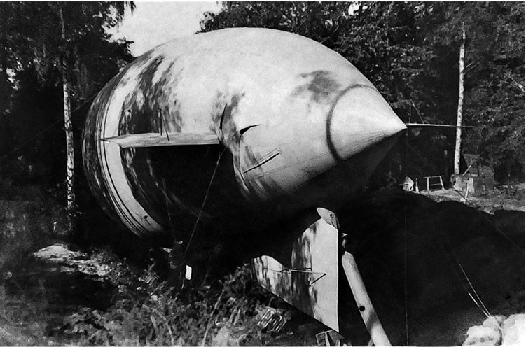 Девятьсот часов неба. Неизвестная история дирижабля «СССР-В6» Девятьсот часов неба. Неизвестная история дирижабля «СССР-В6»