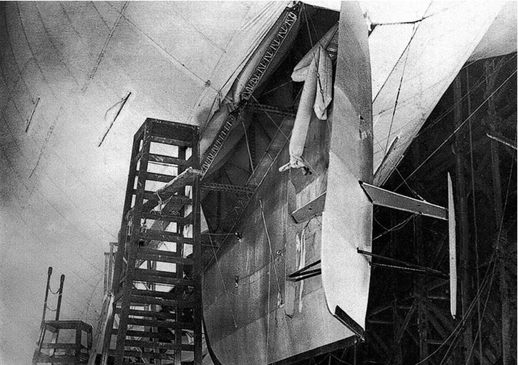 Девятьсот часов неба. Неизвестная история дирижабля «СССР-В6» Девятьсот часов неба. Неизвестная история дирижабля «СССР-В6»