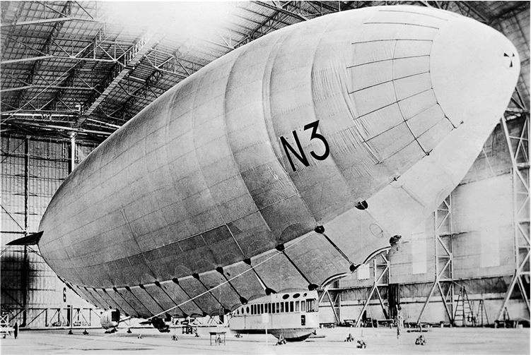 Девятьсот часов неба. Неизвестная история дирижабля «СССР-В6» Девятьсот часов неба. Неизвестная история дирижабля «СССР-В6»