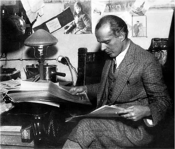 Девятьсот часов неба. Неизвестная история дирижабля «СССР-В6» Девятьсот часов неба. Неизвестная история дирижабля «СССР-В6»