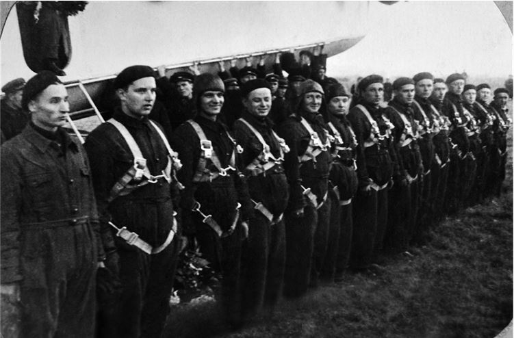 Девятьсот часов неба. Неизвестная история дирижабля «СССР-В6» Девятьсот часов неба. Неизвестная история дирижабля «СССР-В6»