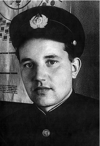 Девятьсот часов неба. Неизвестная история дирижабля «СССР-В6» Девятьсот часов неба. Неизвестная история дирижабля «СССР-В6»