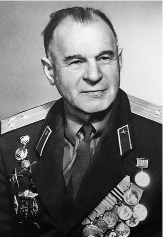Девятьсот часов неба. Неизвестная история дирижабля «СССР-В6» Девятьсот часов неба. Неизвестная история дирижабля «СССР-В6»
