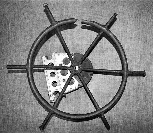 Девятьсот часов неба. Неизвестная история дирижабля «СССР-В6» Девятьсот часов неба. Неизвестная история дирижабля «СССР-В6»