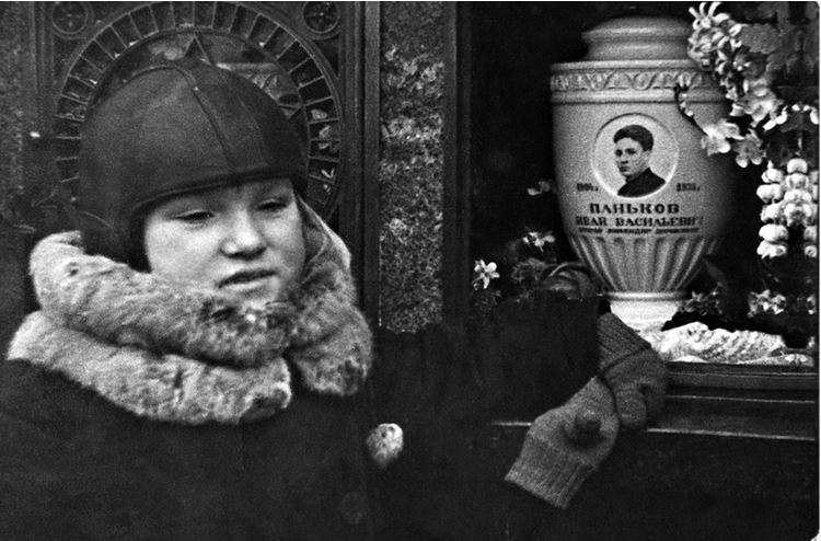 Девятьсот часов неба. Неизвестная история дирижабля «СССР-В6» Девятьсот часов неба. Неизвестная история дирижабля «СССР-В6»