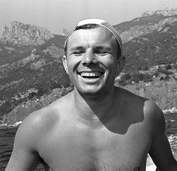 Юрий Гагарин. Первый полёт в документах и воспоминаниях Юрий Гагарин. Первый полёт в документах и воспоминаниях