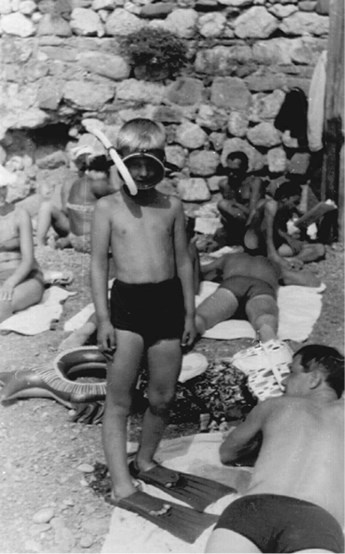 Пассажиры колбасного поезда. Этюды к картине быта российского города. 1917-1991 Пассажиры колбасного поезда. Этюды к картине быта российского города. 1917-1991